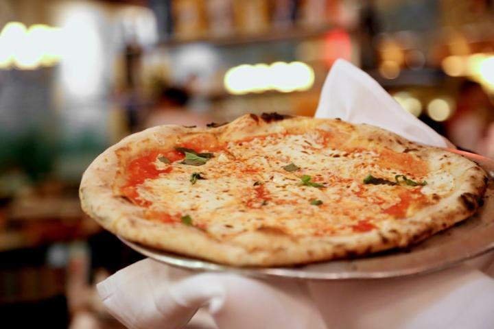 Classic-Margherita-Pizza-13.jpg