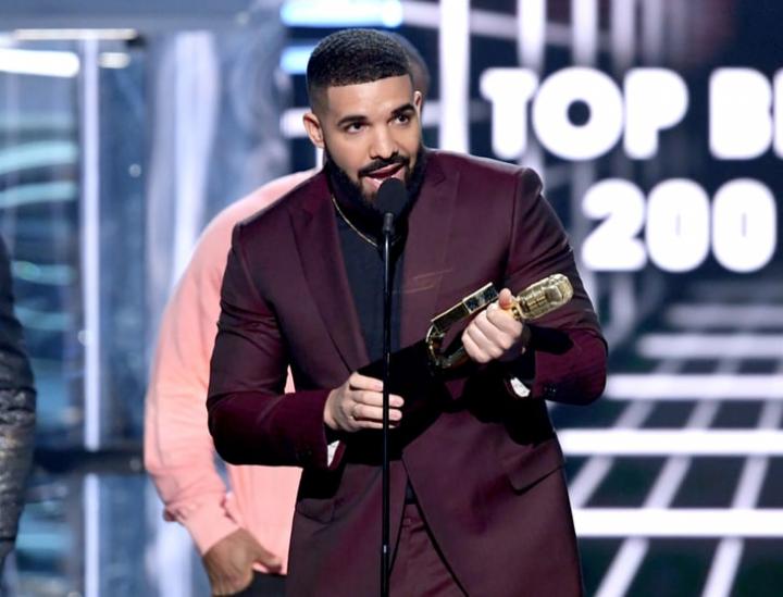 Drake-Shouts-Out-Arya-Stark-2019-Billboard-Music-Awards.jpg