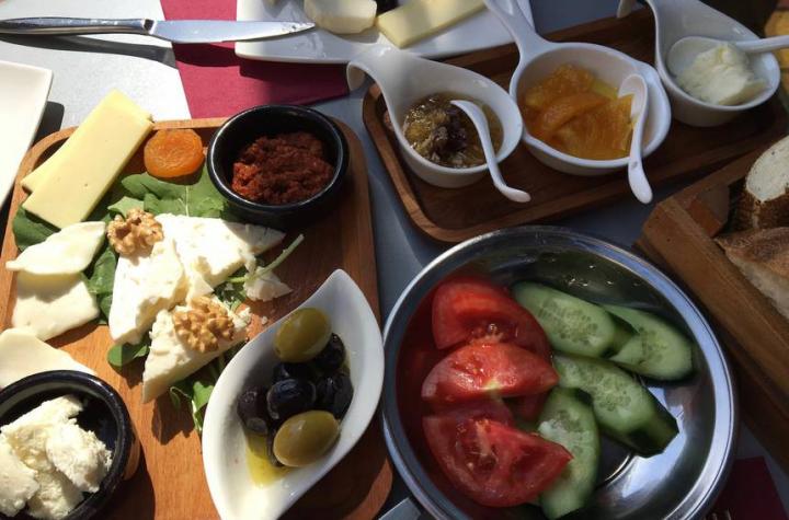 Turkish_breakfast.jpg.860x0_q70_crop-smart.jpg