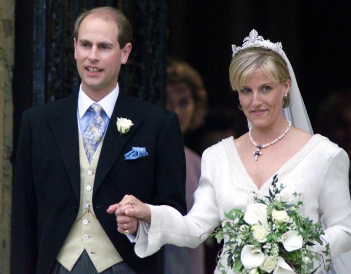 Queen-Elizabeth-son-Prince-Edward-married-Sophie-Countess.jpg