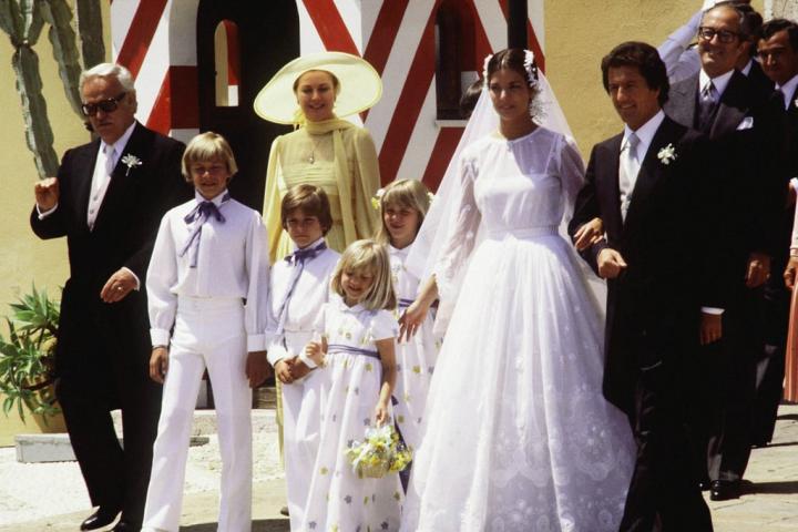 Princess-Caroline-Monaco-surrounded-family-including-her.jpg