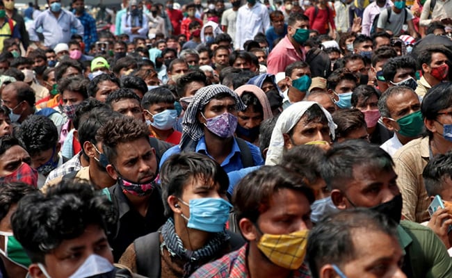 rmsaoans_coronavirus-mumbai-station-reuters_625x300_12_April_21.jpg