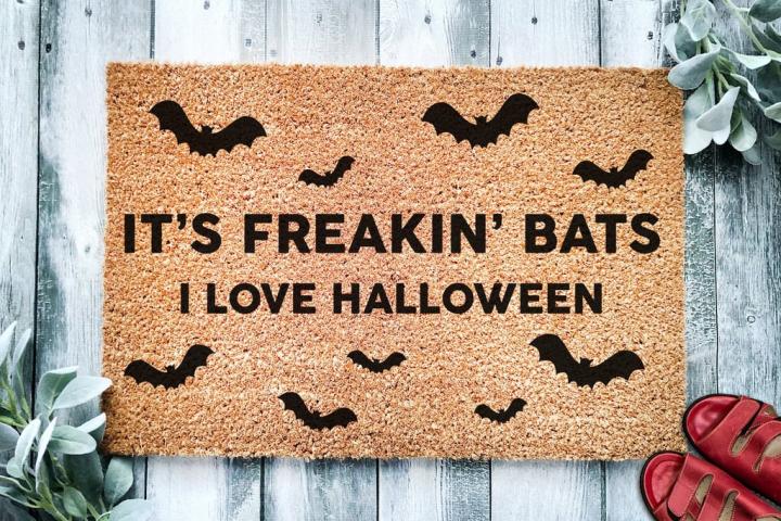 Its-Freakin-Bats-I-Love-Halloween-Doormat.jpg