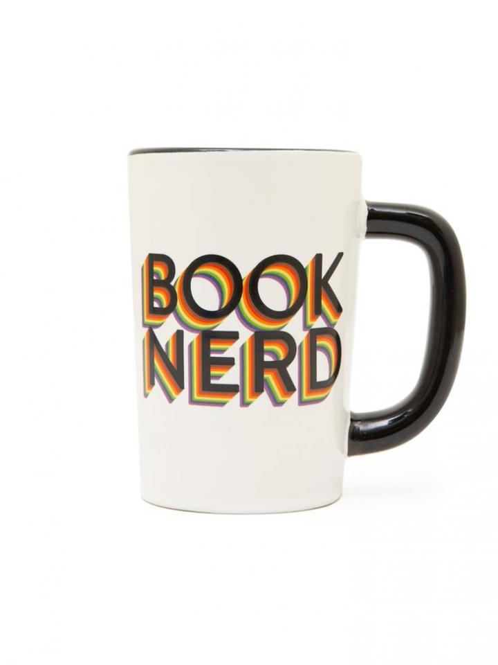 housewarming-gifts-for-book-lovers.jpeg