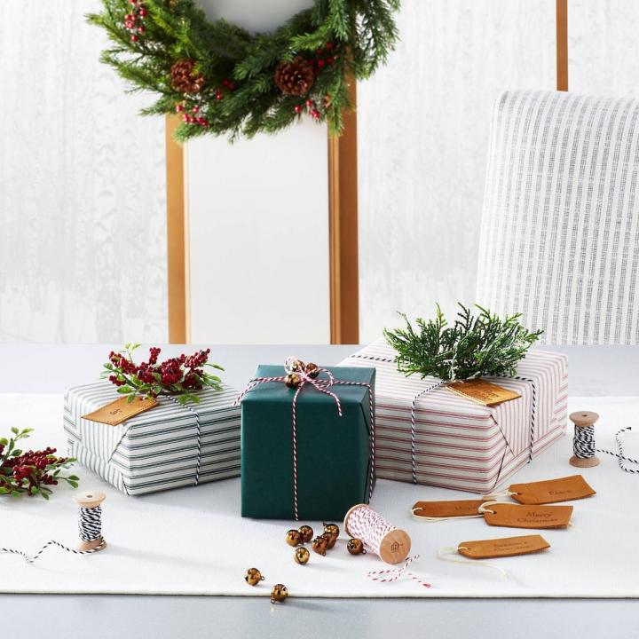Mini-Faux-Cedar-Wreath-Gift-Topper-Set.jpg