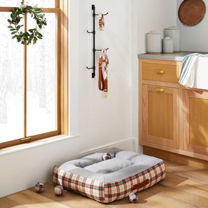 Holiday-Plaid-with-Leather-Accent-Pet-Bed.jpg