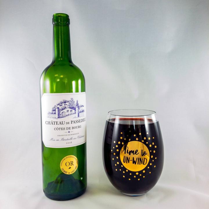 For-Vino-Lovers-Giant-Wine-Glass-Gold.jpg