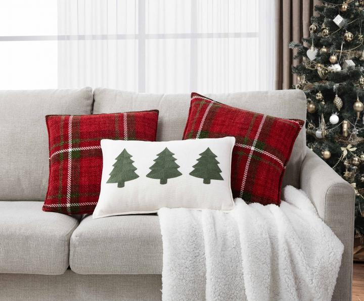 Better-HomesGardens-Holiday-Tree-3pk-Chenille-Decorative-Pillows.jpg