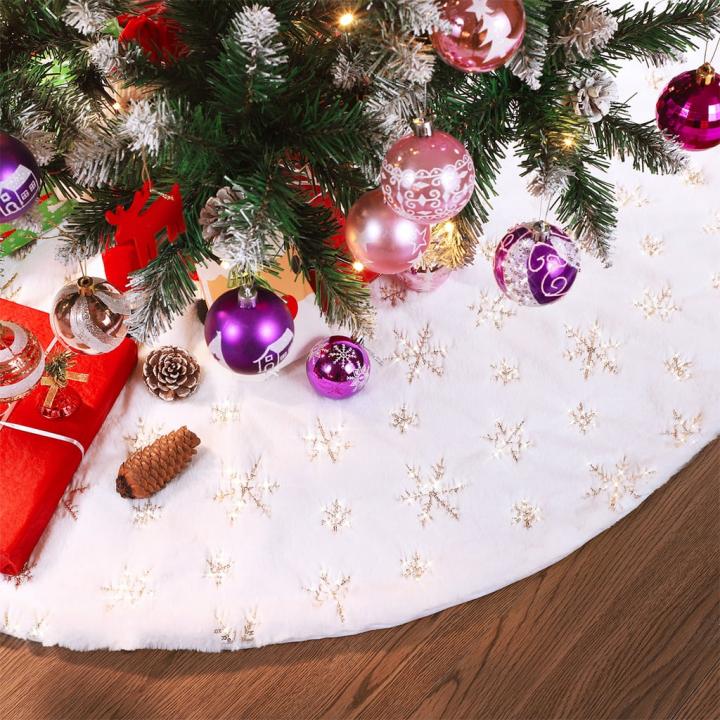 Snowflake-Christmas-Tree-Skirt.jpg