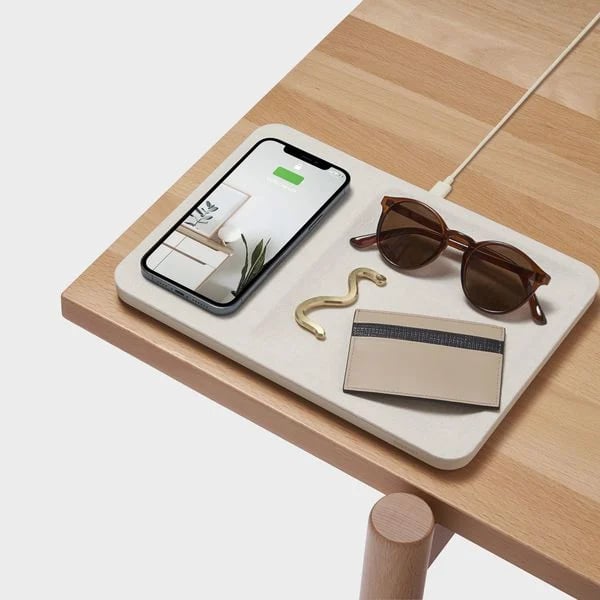 For-Techie-Courant-Catch-3-Wireless-Charging-Tray.webp