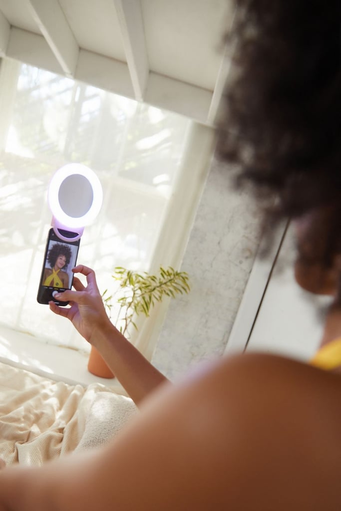 For-Teenage-Selfie-Taker-Brilliant-Ideas-Color-Changing-Clip-On-Selfie-Ring-Light-Mirror.jpg
