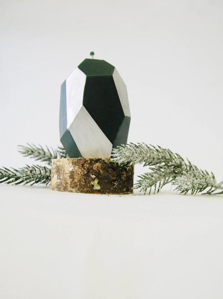 For-Your-Tablescape-Green-Silver-Faceted-Geometric-Christmas-Candle.webp