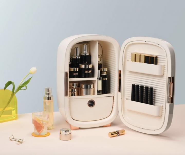 For-Their-Skin-Care-Tools-Cooluli-Beauty-12L-Thermoelectric-Mini-Fridge.png