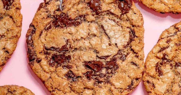 Jacques-World-Famous-Chocolate-Chip-Cookies-by-Jacques-Torres.jpg