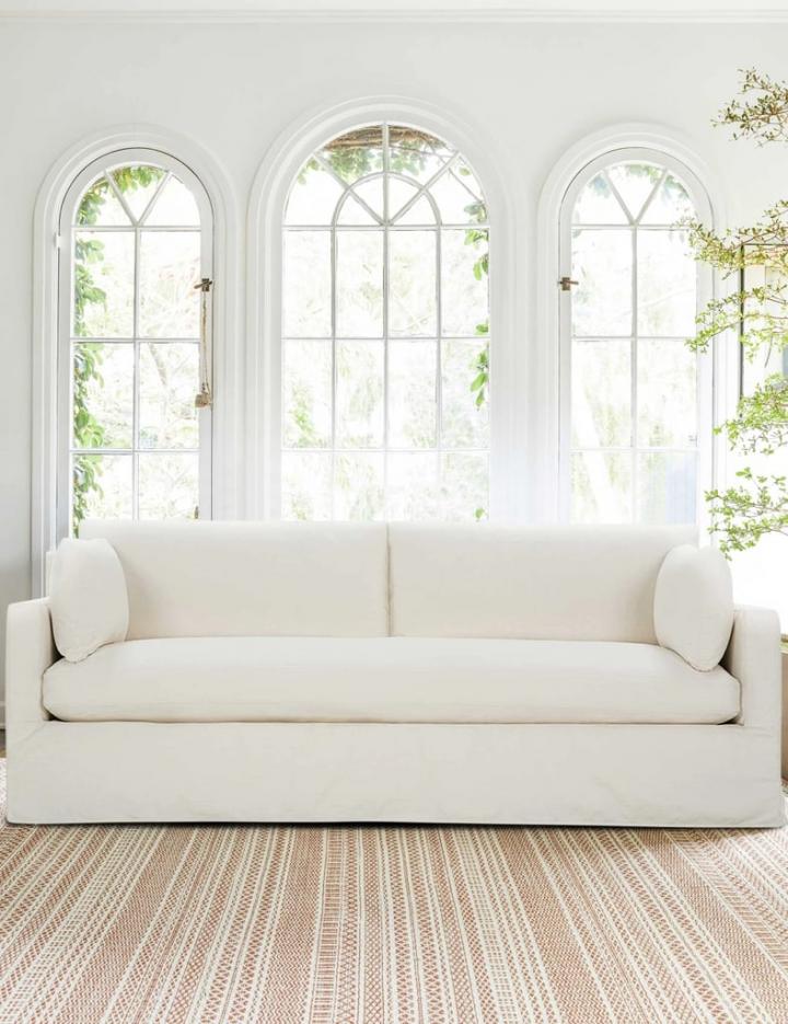 Traditional-Couch-Lulu-Georgia-Myla-Slipcover-Sofa.webp