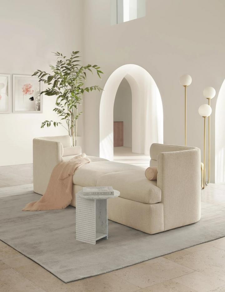 Pretty-Furniture-Piece-Lulu-Georgia-Vivi-T%C3%AAte-%C3%A0-T%C3%AAte-Chaise.webp