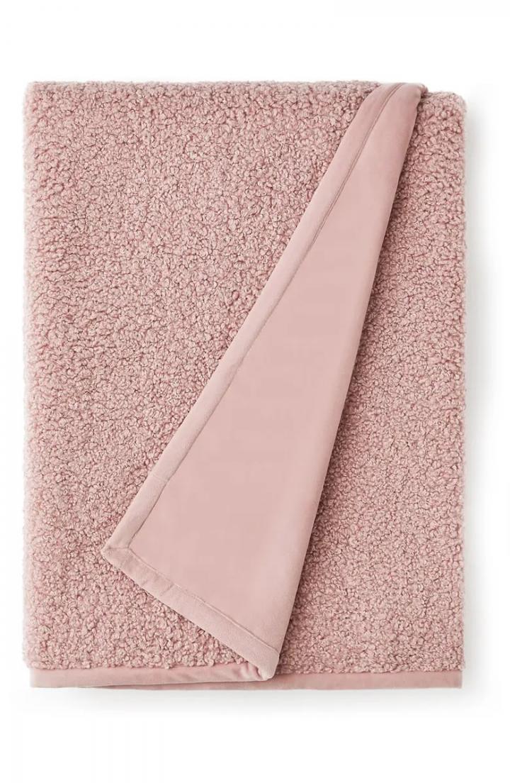 Snuggle-Up-UGG-Nisa-Fleece-Throw-Blanket.webp