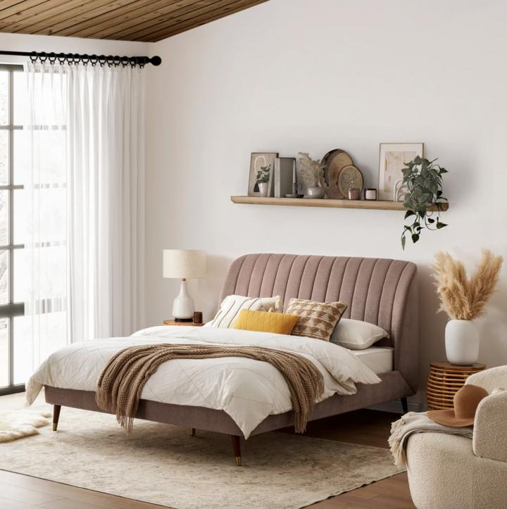 Statement-Bed-Castlery-Lexi-Tufted-Bed.png