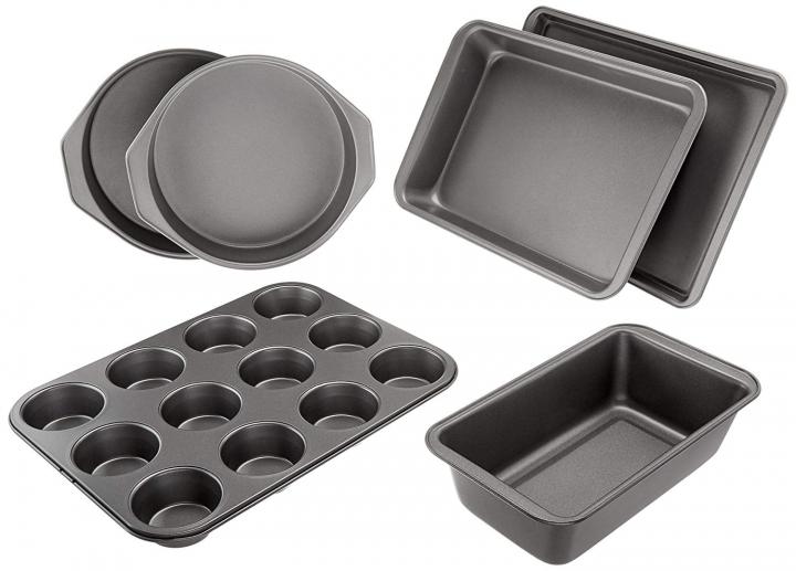 Baker-AmazonBasics-6-Piece-Nonstick-Oven-Baking-Set.jpg