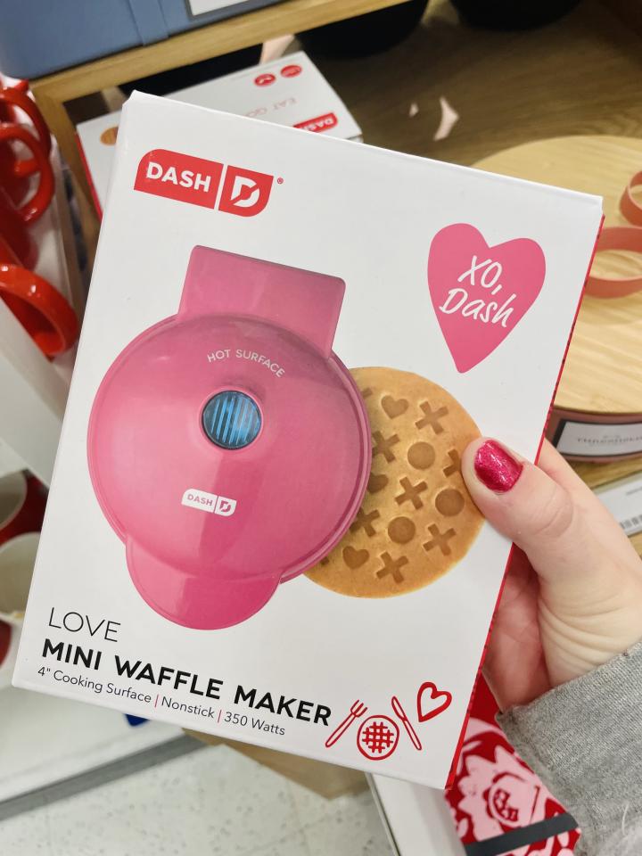 Valentine-Day-Brunch-Idea-Dash-XOXO-Waffle-Maker.jpg