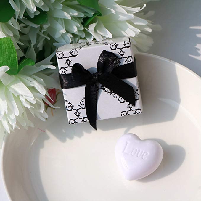 Affordable-Wedding-Favors.jpg