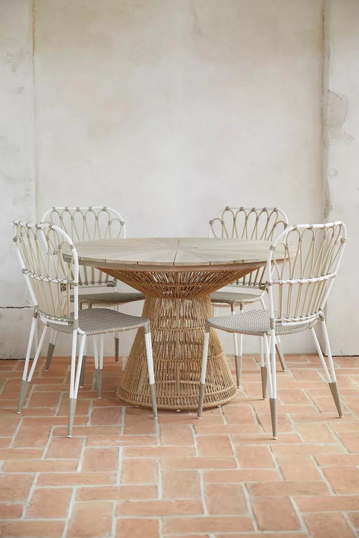 Circular-Table-Jardin-Teak-Round-Dining-Table.webp