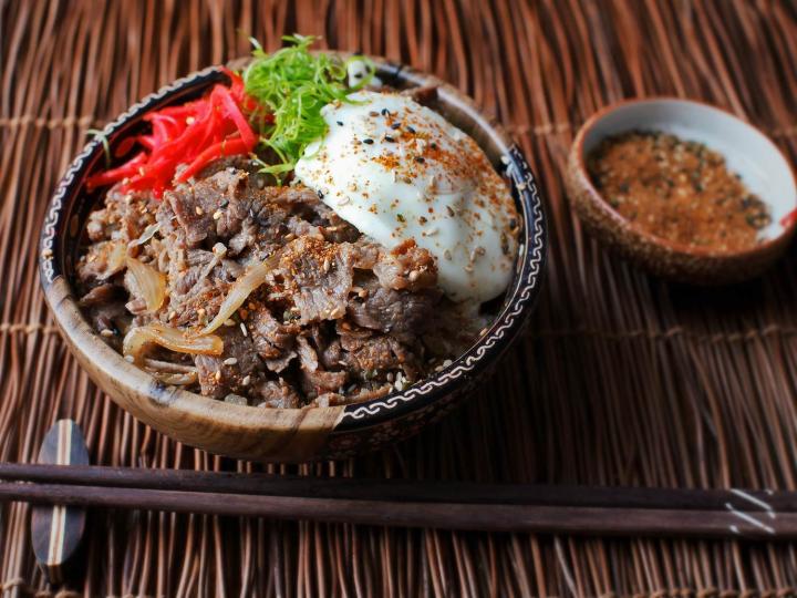20160711-gyudon-beef-rice-bowl-japanese-recipe-16-thumb-1500xauto-433093.jpg