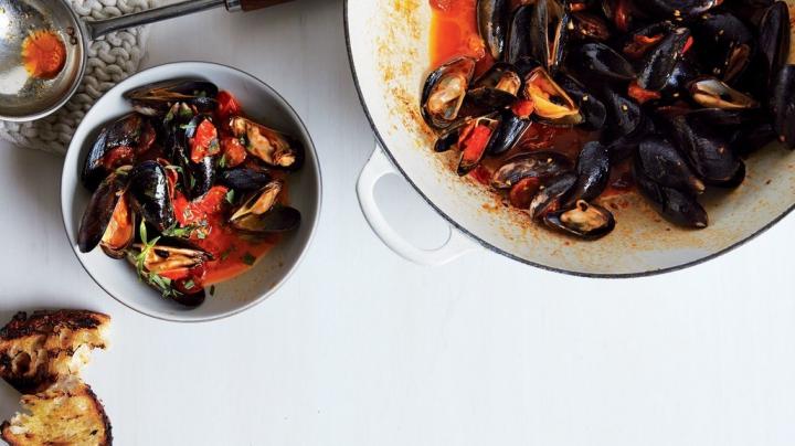 steamed-mussels-with-tomato-and-chorizo-broth.jpg