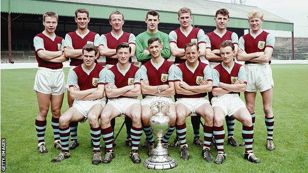 _117775567_burnley1960team.jpg