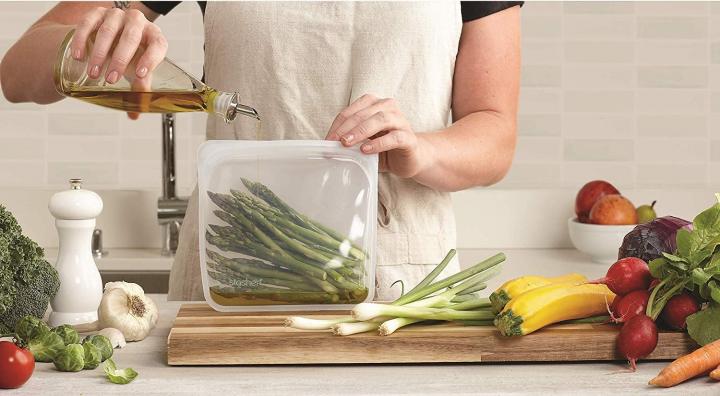Reusable-Bag-Stasher-Reusable-Silicone-Food-Bags.jpg