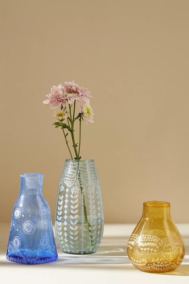 Colorful-Vases-Vivi-Glass-Bud-Vessel.webp