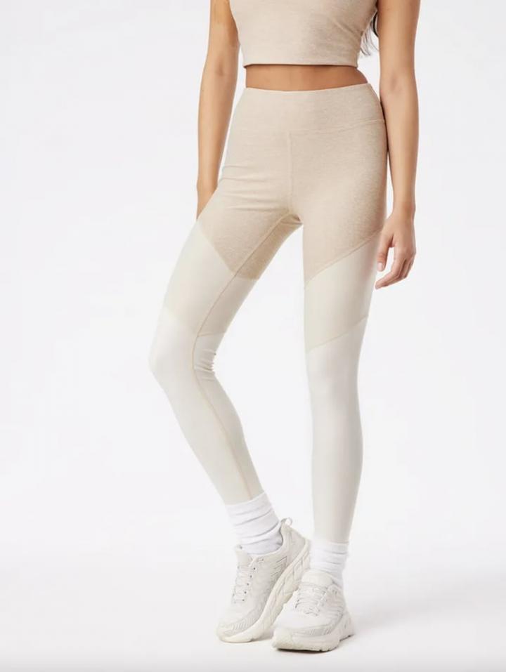 Compression-Leggings-Outdoor-Voices-Springs-78-Legging.png