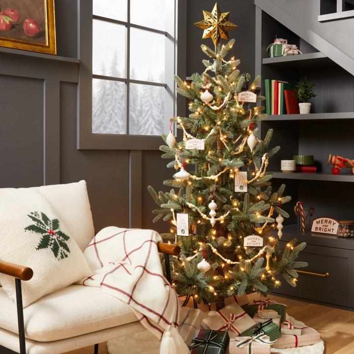 Faux-Christmas-Tree-Hearth-Hand-with-Magnolia-Pre-Lit-Artificial-Pine-Christmas-Tree.jpg