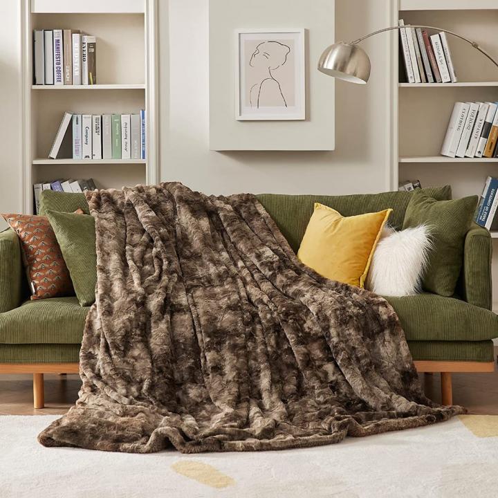 Something-Cozy-Bedsure-Plush-Sherpa-Faux-Fur-Throw-Blanket.jpg