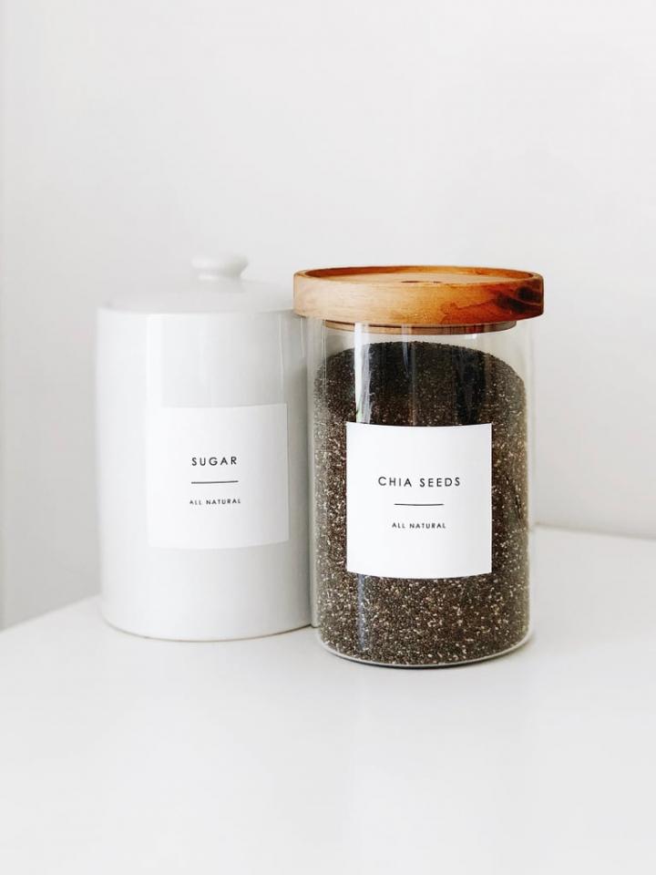 For-Sleek-Pantry-Pantry-Containers-With-Personalized-Labels.jpg