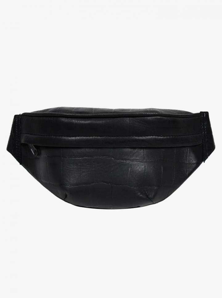 Fashion-Gifts-For-Days-HyerGoods-Upcycled-Leather-Fanny-Pack.webp