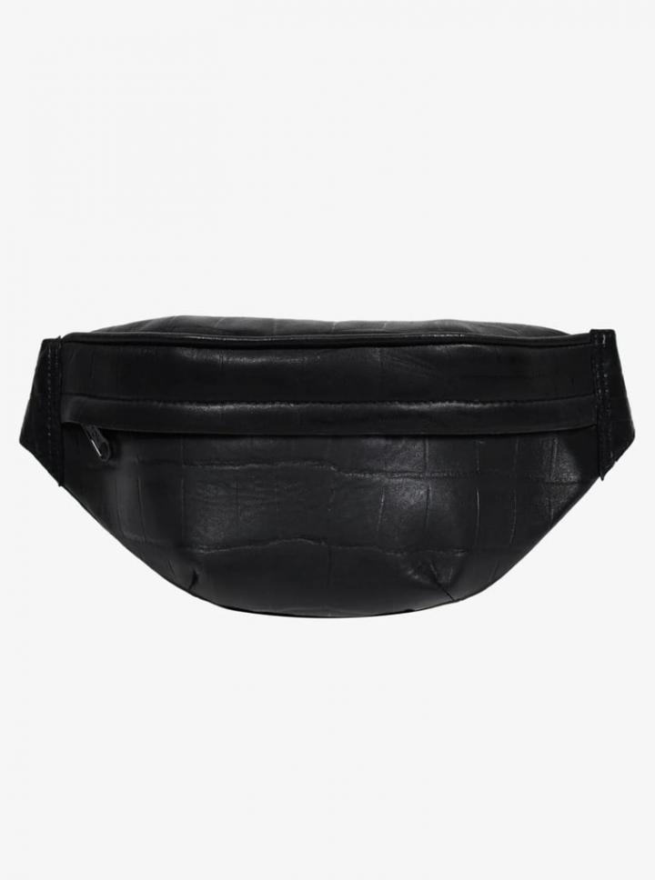 Fashion-Gifts-For-Days-HyerGoods-Upcycled-Leather-Fanny-Pack.webp