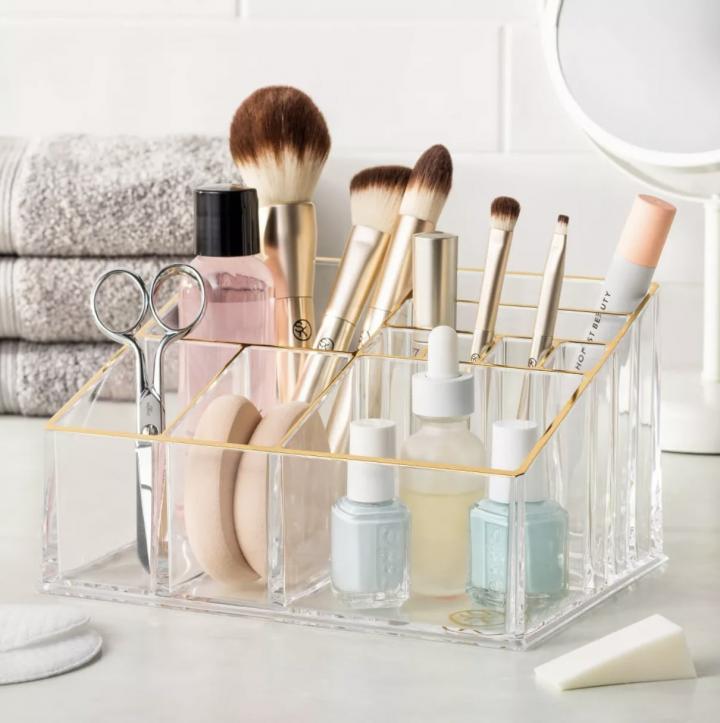 For-Your-Beauty-Products-Sonia-Kashur-Countertop-Makeup-Tray-Organizer.png