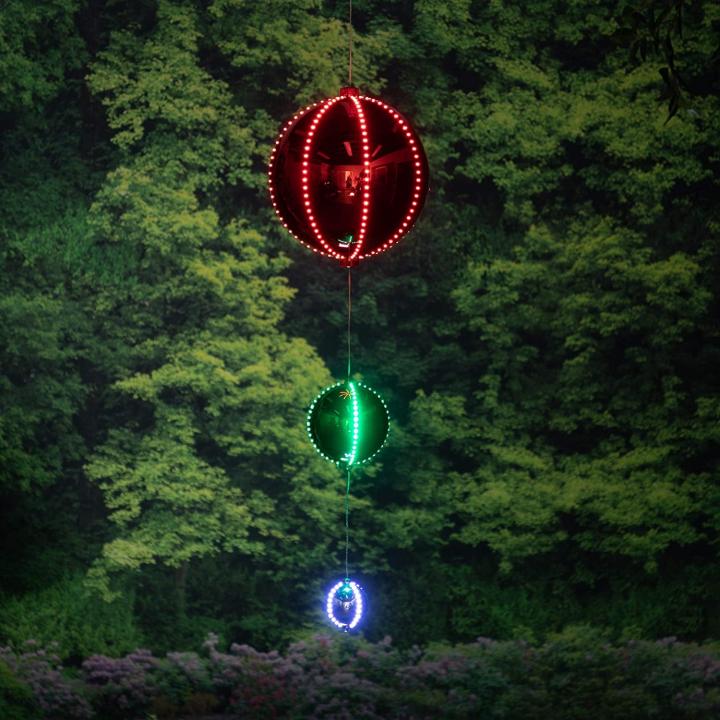 Alpine-Corporation-Tier-Christmas-Ornaments-With-Chasing-LED-Light.jpg