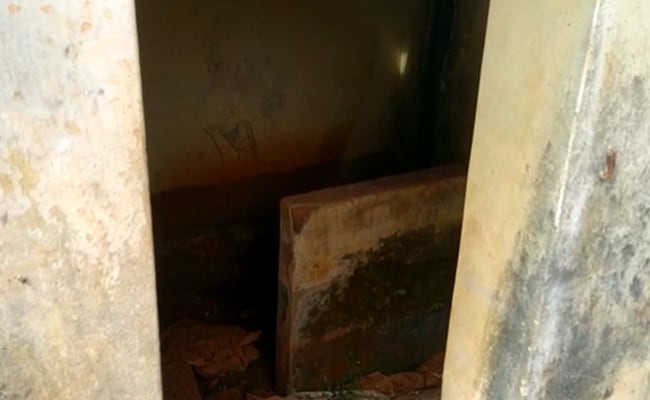 5g7sro_toilet-karnataka-village_625x300_14_December_22.jpg