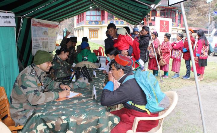 j43b1ik_local-community-of-zemithang-was-assisted-by-the-indian-army-organised-the-festival_625x300_22_March_23.jpg