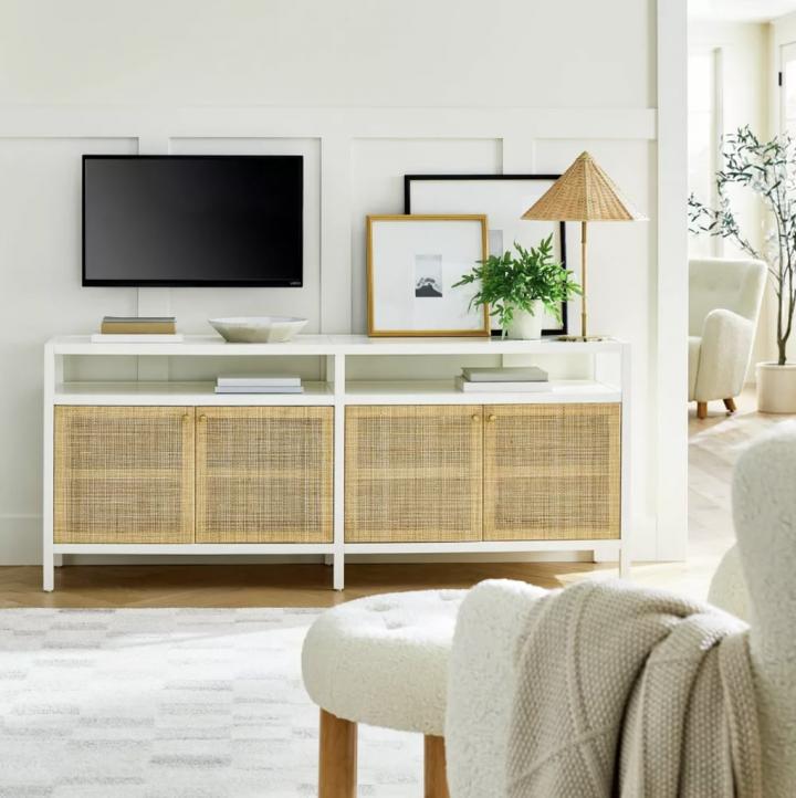 Best-Bedroom-Furniture-TV-Stand.png