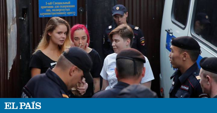 Los cuatro miembros de Pussy Riot arrestados en la final del Mundial, detenidos de nuevo tras su liberación