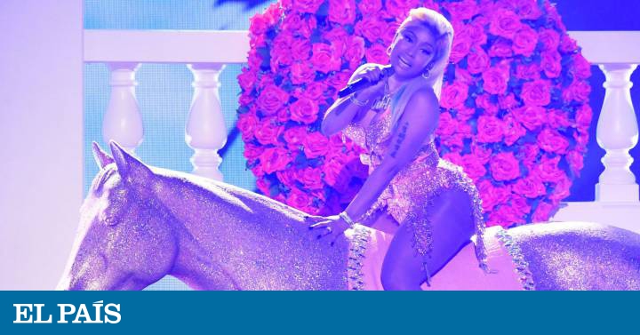 La rapera Nicki Minaj adelanta a hoy la publicación de su nuevo disco