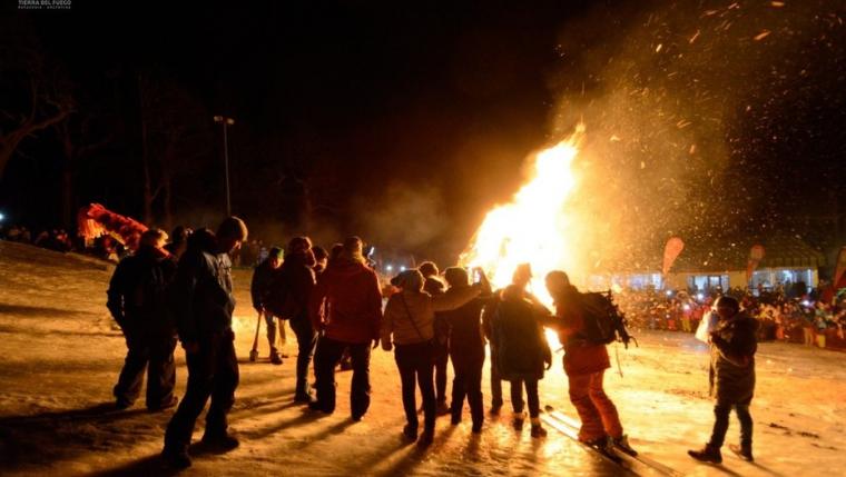 Ushuaia y una tradición que mezcla a la nieve con el fuego