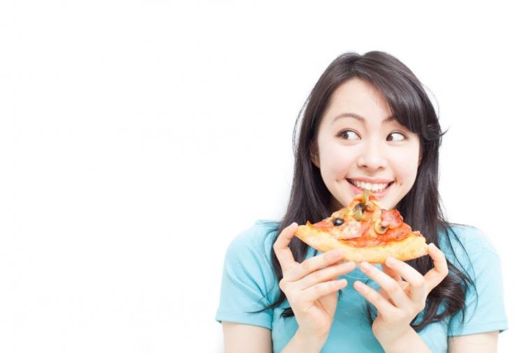 girl-eating-pizza-1024x683.jpg