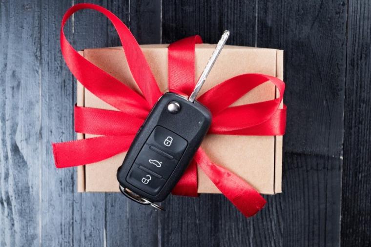 Car-Key-on-Gift-Box-1024x682.jpg