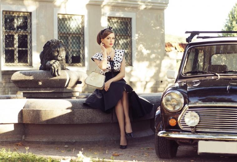 vintage-style-woman-next-to-car-1024x702.jpg