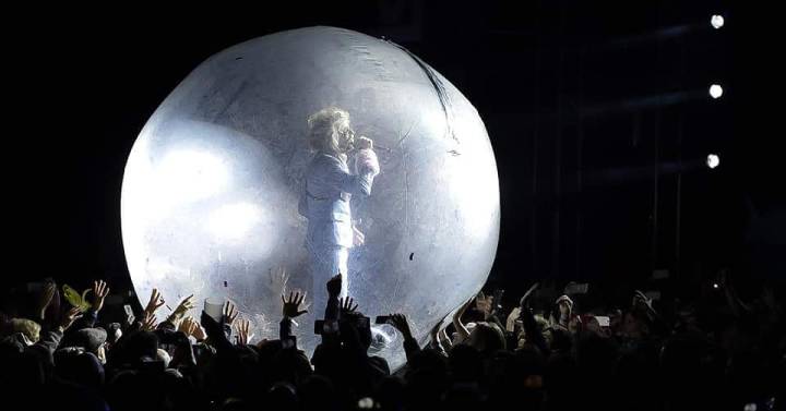 La maestría de Flaming Lips y Cat Power seduce en el cierre del Visor Fest de Benidorm