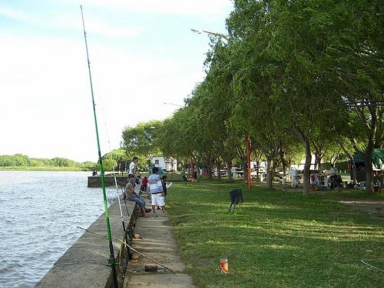 Historia latente y playas vírgenes junto al Río de la Plata